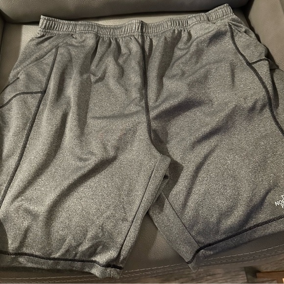The North Face Charcoal Men's Athletic Shorts xl - Picture 5 of 5